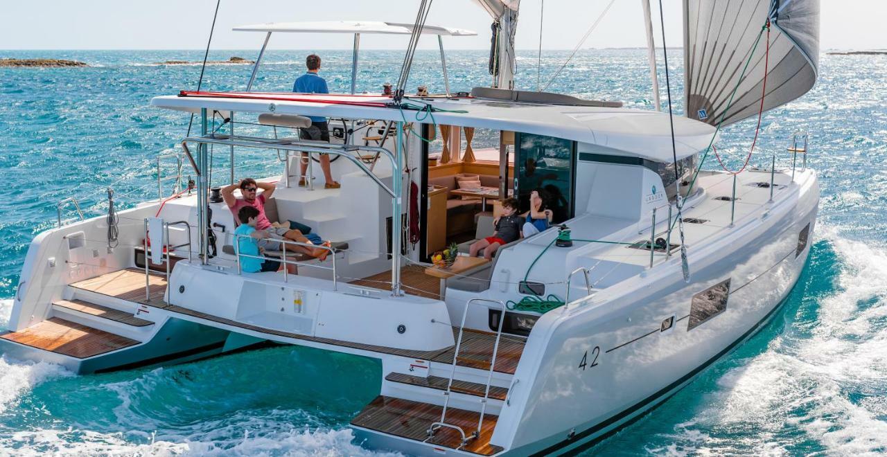 Luxury Catamaran Lagoon 42, Ac & Gn Split Eksteriør bilde