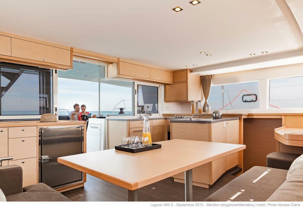 Luxury Catamaran Lagoon 42, Ac & Gn Split Eksteriør bilde