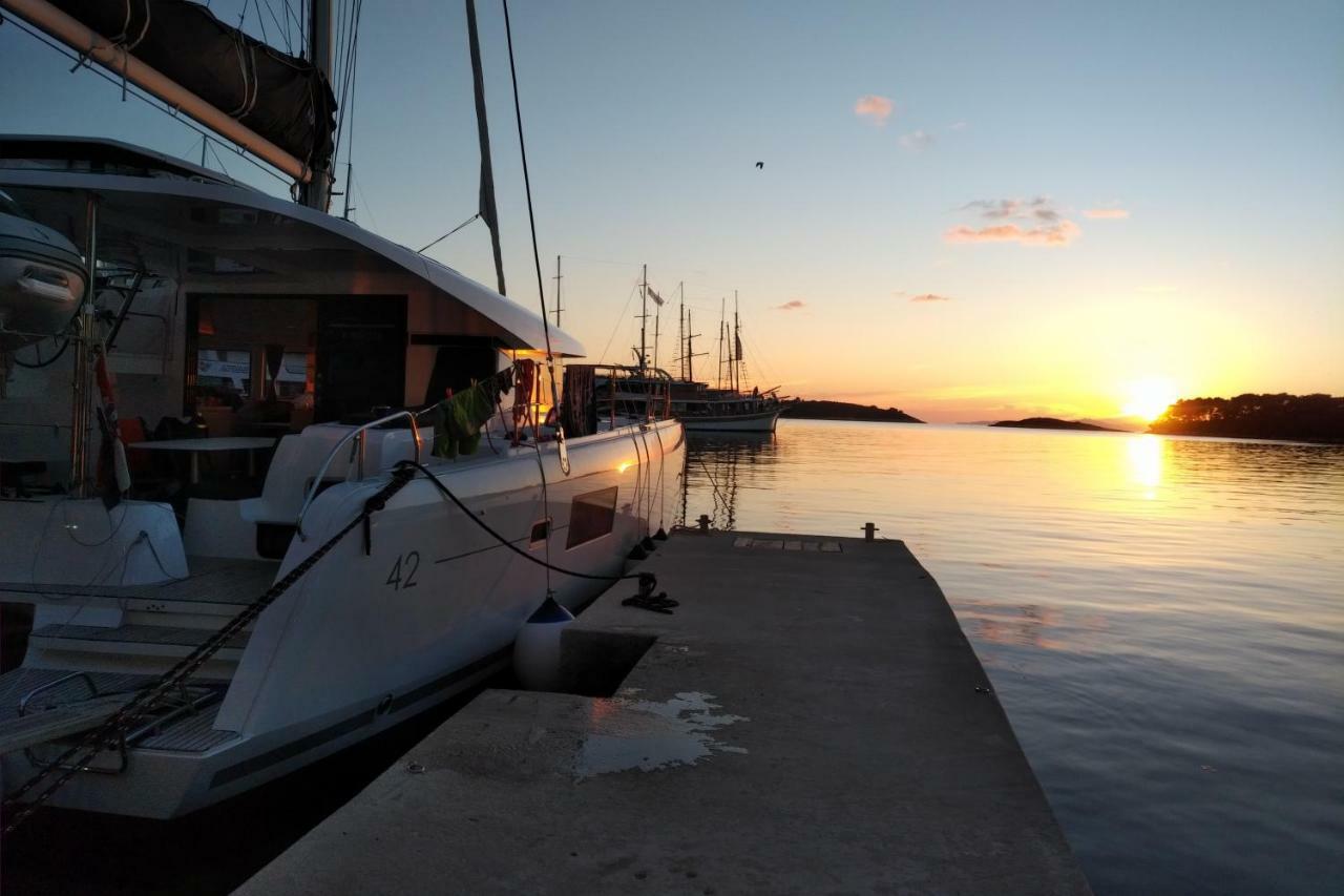 Luxury Catamaran Lagoon 42, Ac & Gn Split Eksteriør bilde